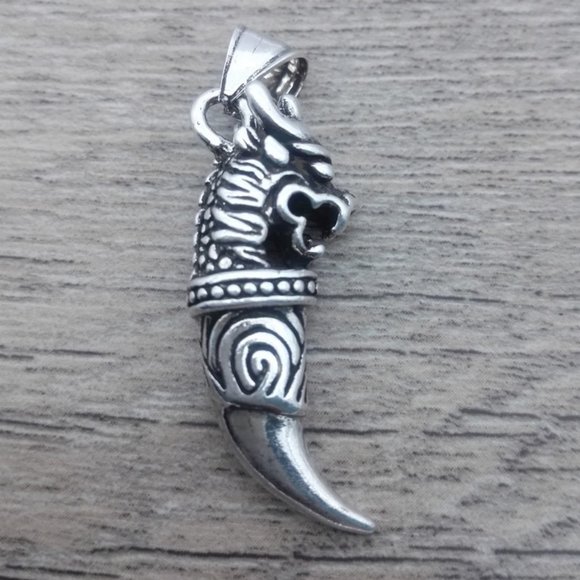 Other - wolf tooth necklace